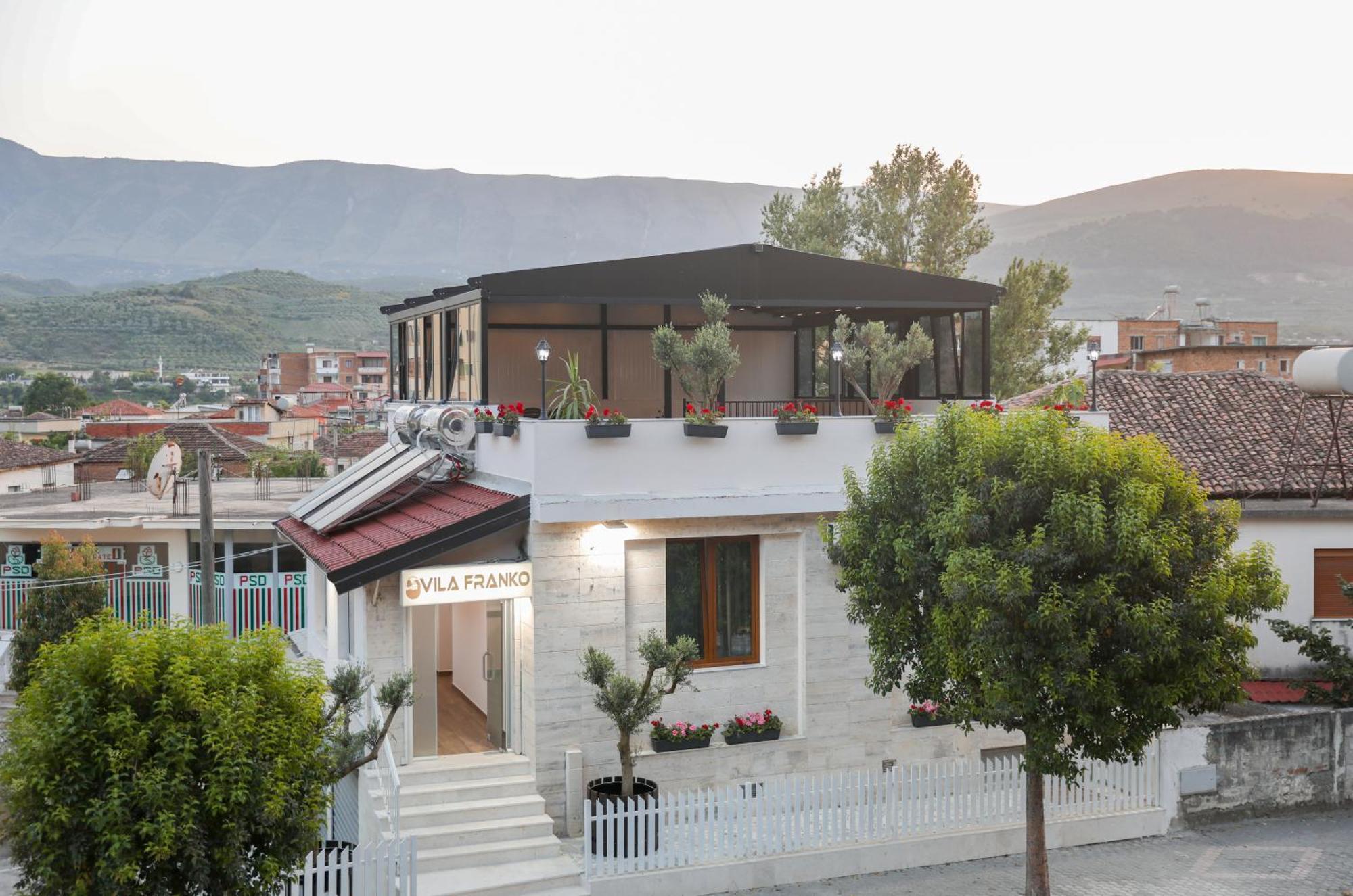 Vila Franko เบราท ภายนอก รูปภาพ